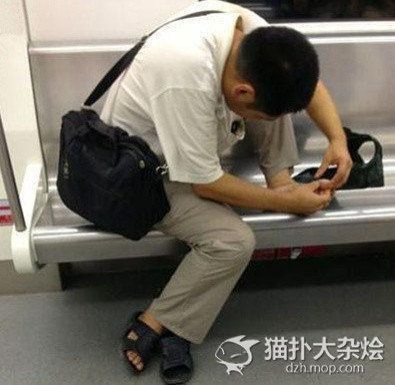 ชีวิตคนบนรถไฟฟ้าจีน เป็นยังไงมาชมพร้อมๆกัน มึงกล้ามาก