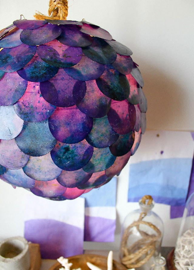 โคมไฟเกล็ดปลาวิบวับ Fish scale pendant