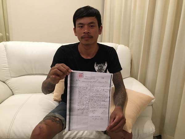 เก๋งปาดหน้าเสร็จไล่ชน จยย.หน้าร้านผักบุ้งลอยฟ้าพัทยา (มีคลิป)