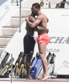 Cristiano Ronaldo y su cariñosa foto con un amigo en un barco