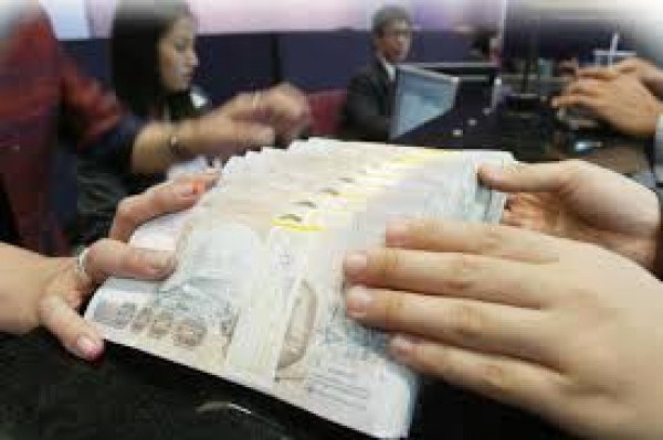 แทบช๊อก! ฝากเงิน 460,000 แบงค์ดัง แต่พอมารู้เงื่อนไขทีหลัง ถึงกับใจสลาย