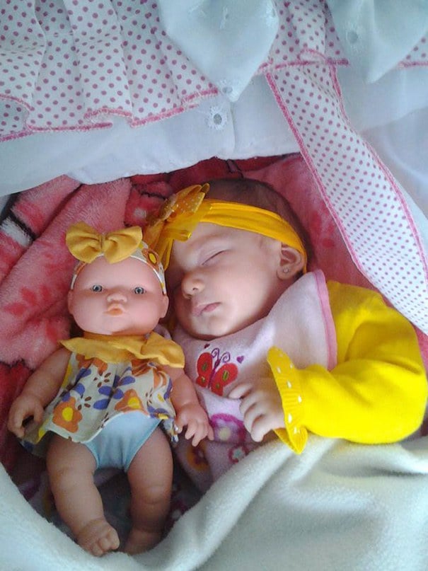 babies-and-look-alike-dolls-11__605