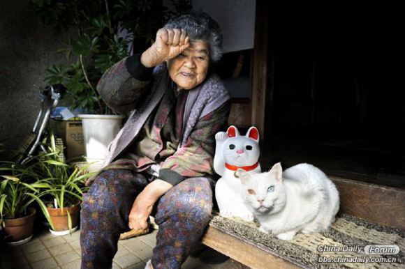Grandma and the cat 16