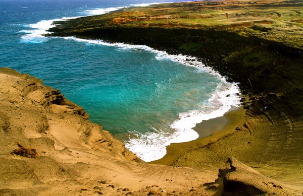 ชายหาดหาดทรายสีเขียว (Green sand beach) – Hawai