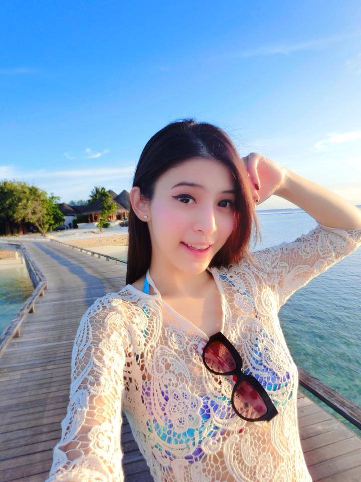 คุณหมอเนง สาวสวยชาวลาว แห่ง เวียงจันทน์ ที่สวยและน่ารักที่สุดในสามโลก