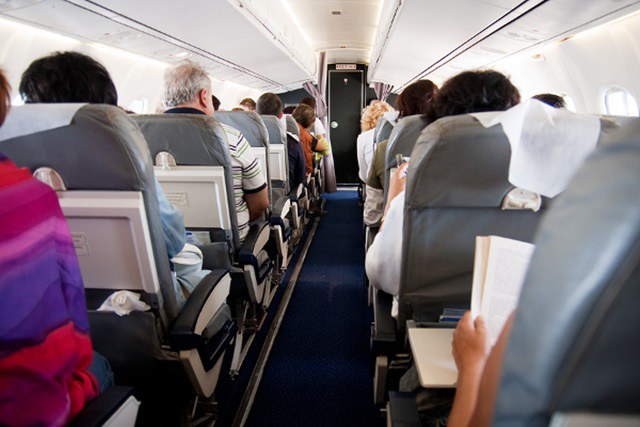 resons why you should wear airplane seat belt plane-cabin