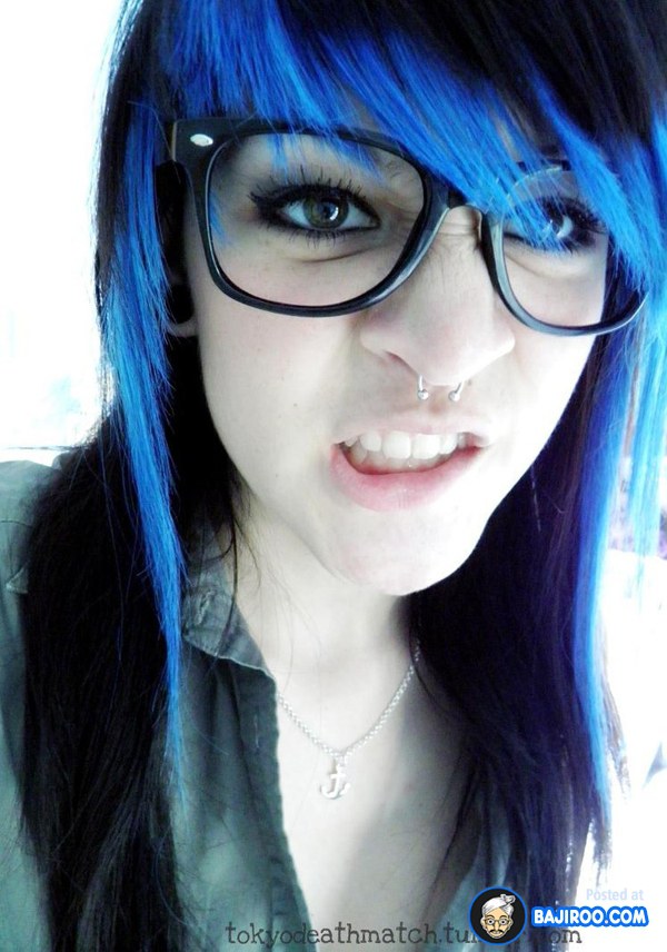 blue-hair-dark-blue-fire-girl-women-funny-images-pictures-photos-5