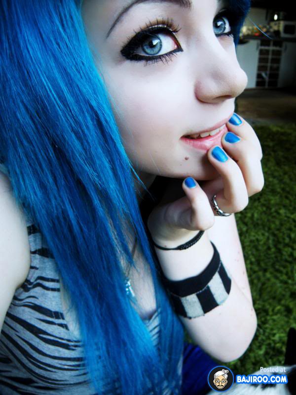 blue-hair-dark-blue-fire-girl-women-funny-images-pictures-photos-6
