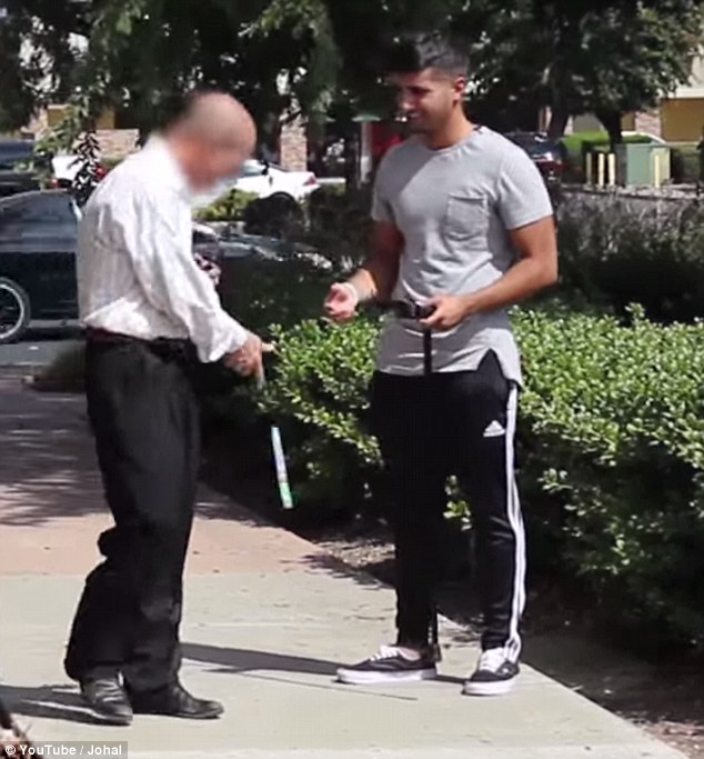 2C6548CC00000578-3237439-image-m-11_1442498718006