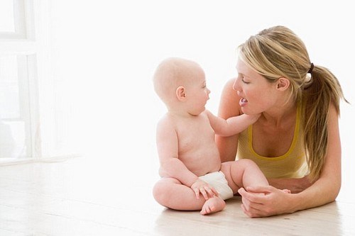 Mother-and-baby-indoors