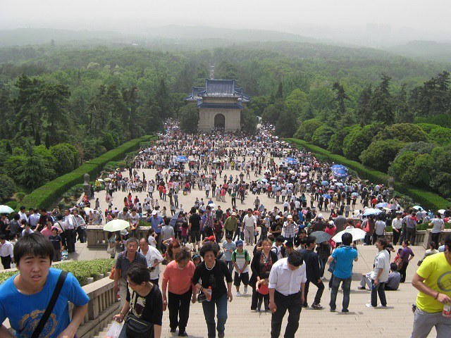 Sun_Yat-sen_Mausoleum_at_1st_May_2011