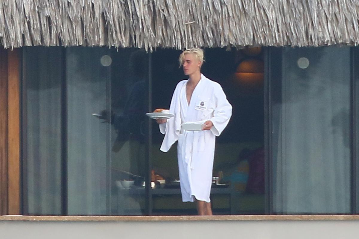 Justin Bieber goes nude in Bora Bora.  