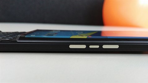 Latest-pictures-of-the-BlackBerry-Priv-2