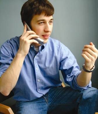 1443609409 young man phone