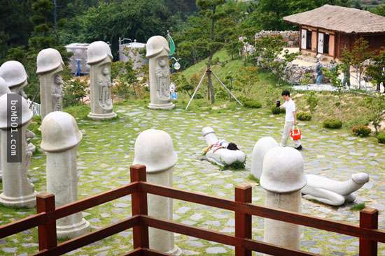 อุทยานแฮซินดัง ในเกาหลี รูปปั้นเจ้าโลกเพียบ ตะลึงสุดๆ