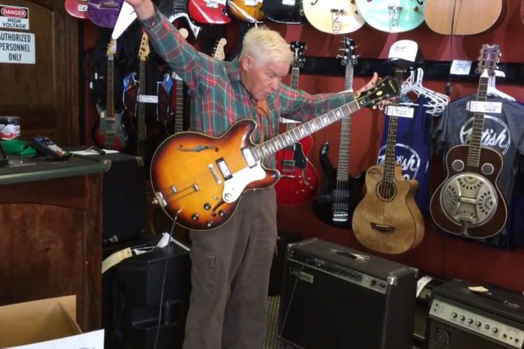 Grandpa, 81, walks into a guitar shop and leaves staff stunned with his performance