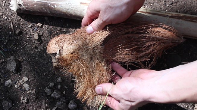 make-fire-by-rubbing-two-sticks-together.w654-3