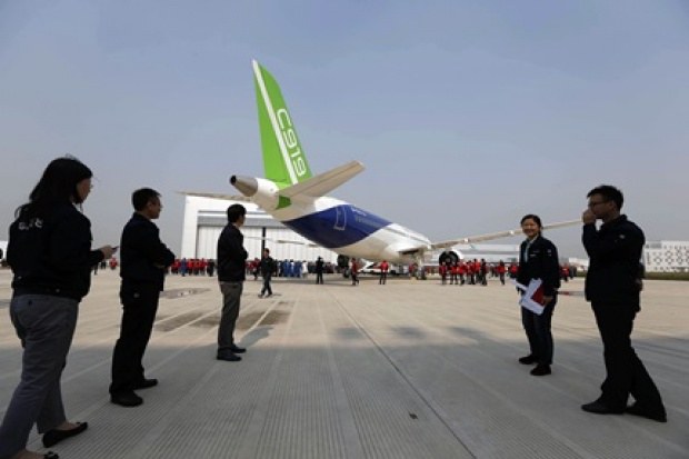 สุดยอด!! พี่จีนสร้างเครื่องบินโดยสารลำแรกสำเร็จ..ทดลองบินปีหน้า