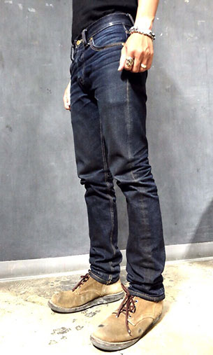 ยีนส์ปั๊มน้ำมันแก๊สโซลีน