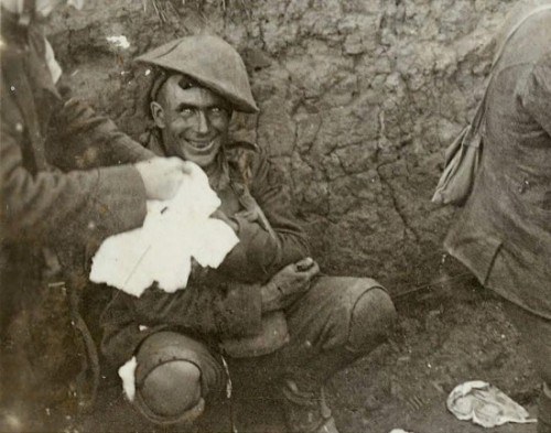 Shell-shocked-soldier-1916-e1446559565699