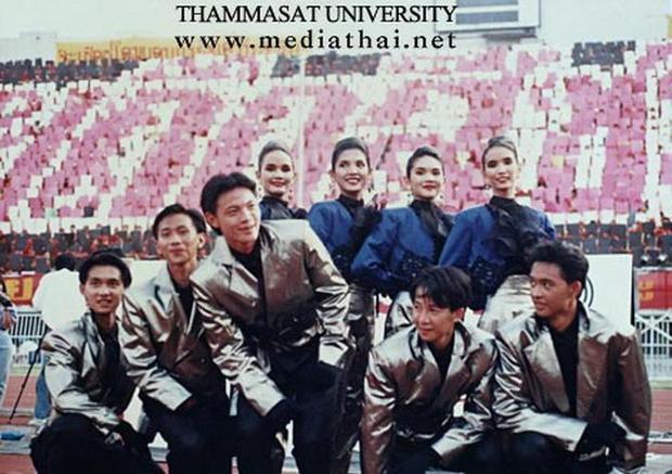 ดูภาพเชียร์ลีดเดอร์ของไทยในอดีต