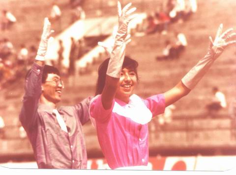 ดูภาพเชียร์ลีดเดอร์ของไทยในอดีต