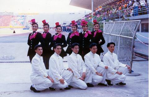 ดูภาพเชียร์ลีดเดอร์ของไทยในอดีต