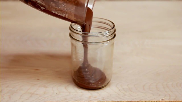 How to make homemade NutellaHow To Make Your Own Nutella At Home.mp4_000034409