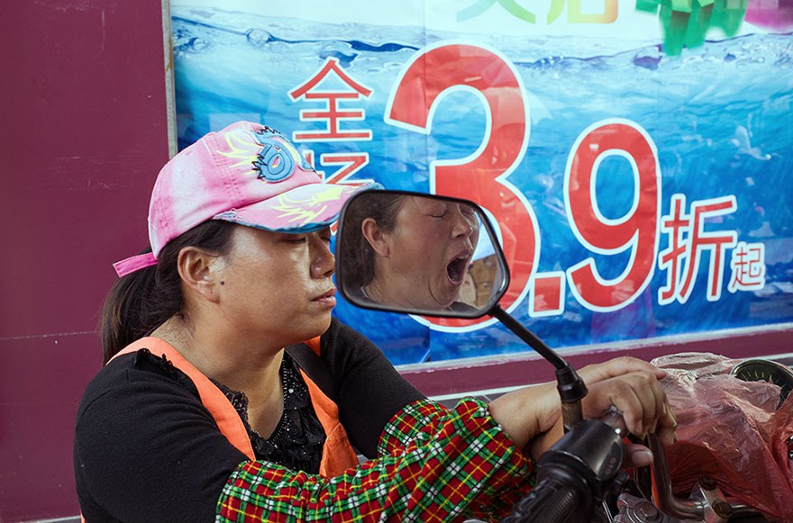 self-taught-perfectly-timed-street-photography-china-tao-liu-20