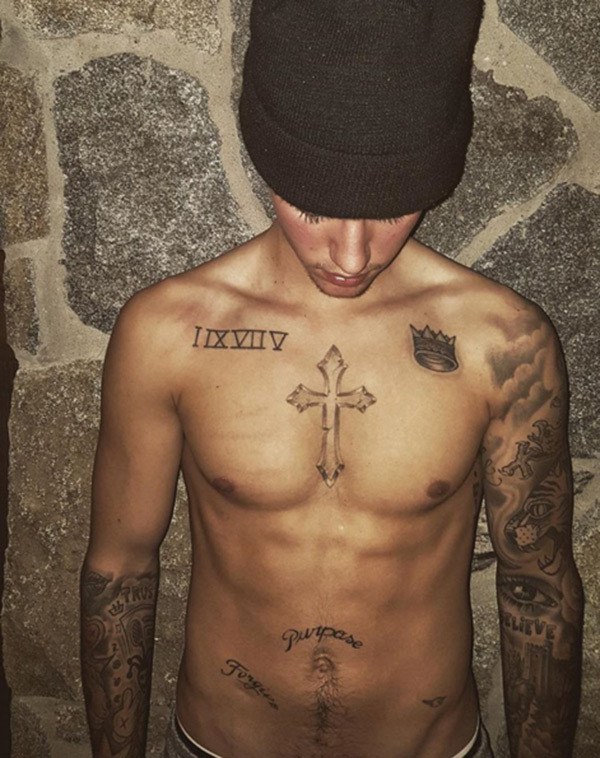 justin-bieber-posts-sexy-seflie-that-will-make-you-drool-ftr