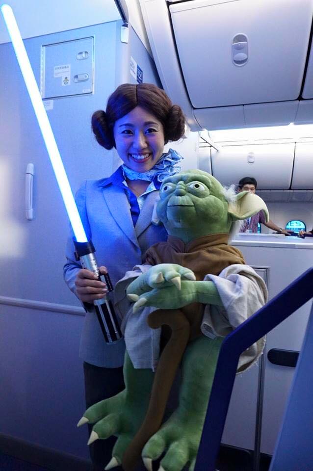 น่าไปใช้บริการจริงๆ กับสายการบิน ANA เที่ยวบิน Star Wars