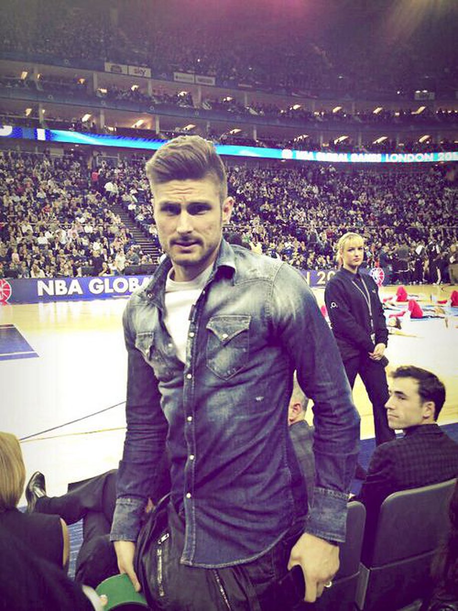 Olivier Giroud ...นักฟุตบอลหน้าหล่อ คาสโนว่าหน้าหยก