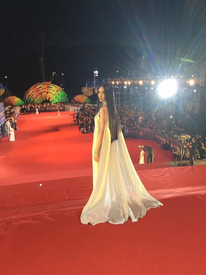 "ปอย ตรีชฎา" สวยปัง! เดินพรมแดงเทศกาลภาพยนตร์ Beijing International Film Festival 2016
