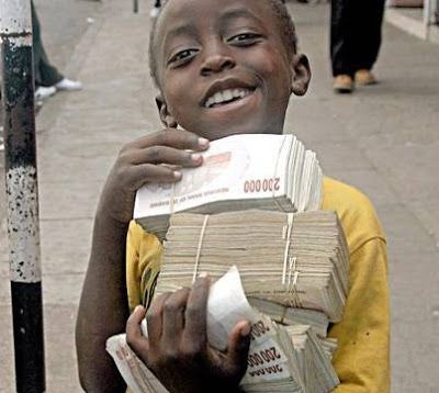 ดอลลาร์ซิมบับเว เงินที่ด้อยค่าที่สุดในโลก (Zimbabwean dollar)