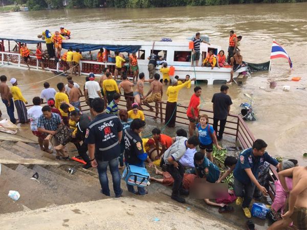 เรือแสวงบุญชาวมุสลิมล่มกลางแม่น้ำเจ้าพระยาเสียชีวิตแล้ว13 ราย สูญหาย-เจ็บเพียบเจ้าหน้าที่ระดมช่วยเหลือ